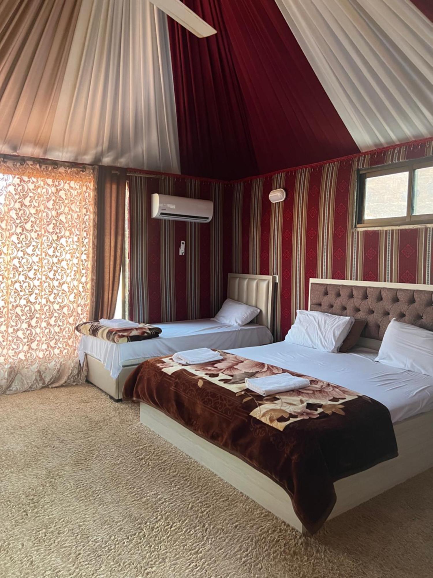 Rum Island Luxury Camp & Bubbles Hotel Wadi Rum Eksteriør bilde