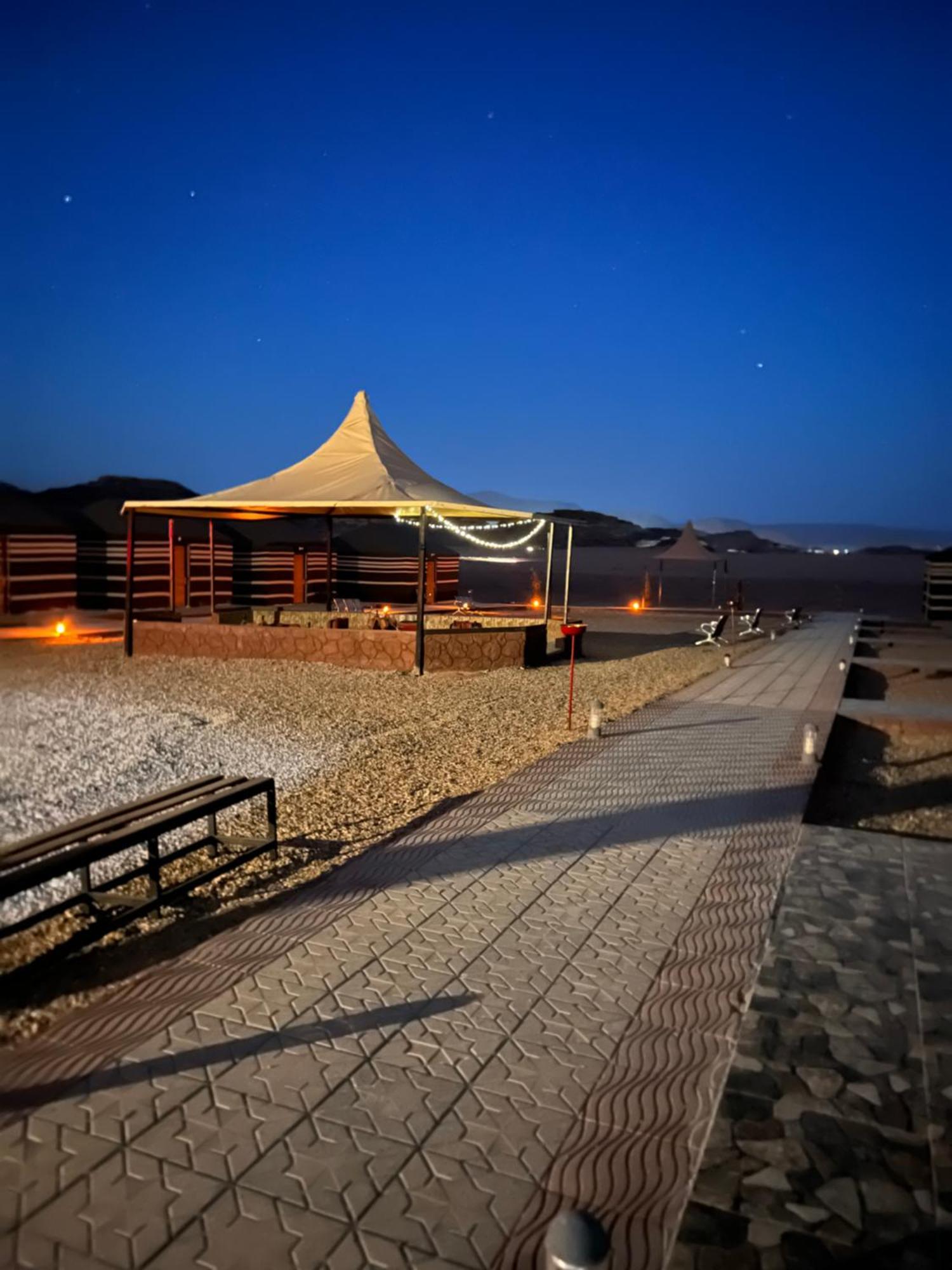 Rum Island Luxury Camp & Bubbles Hotel Wadi Rum Eksteriør bilde